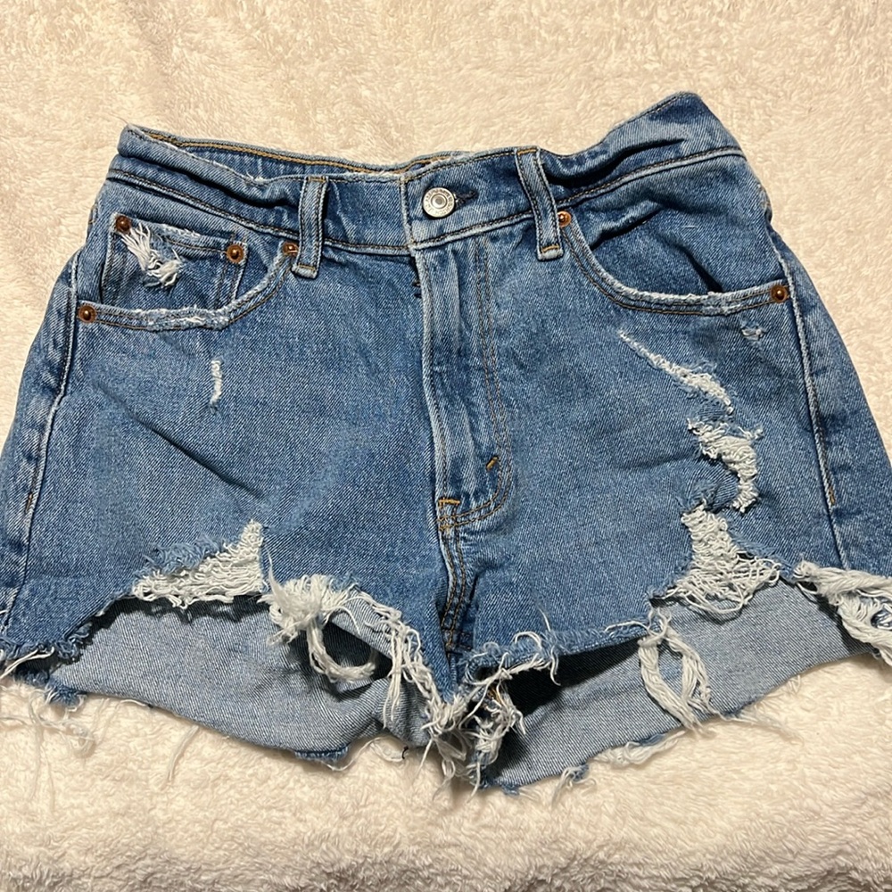 Abercrombie Mid Rise Mom Short
